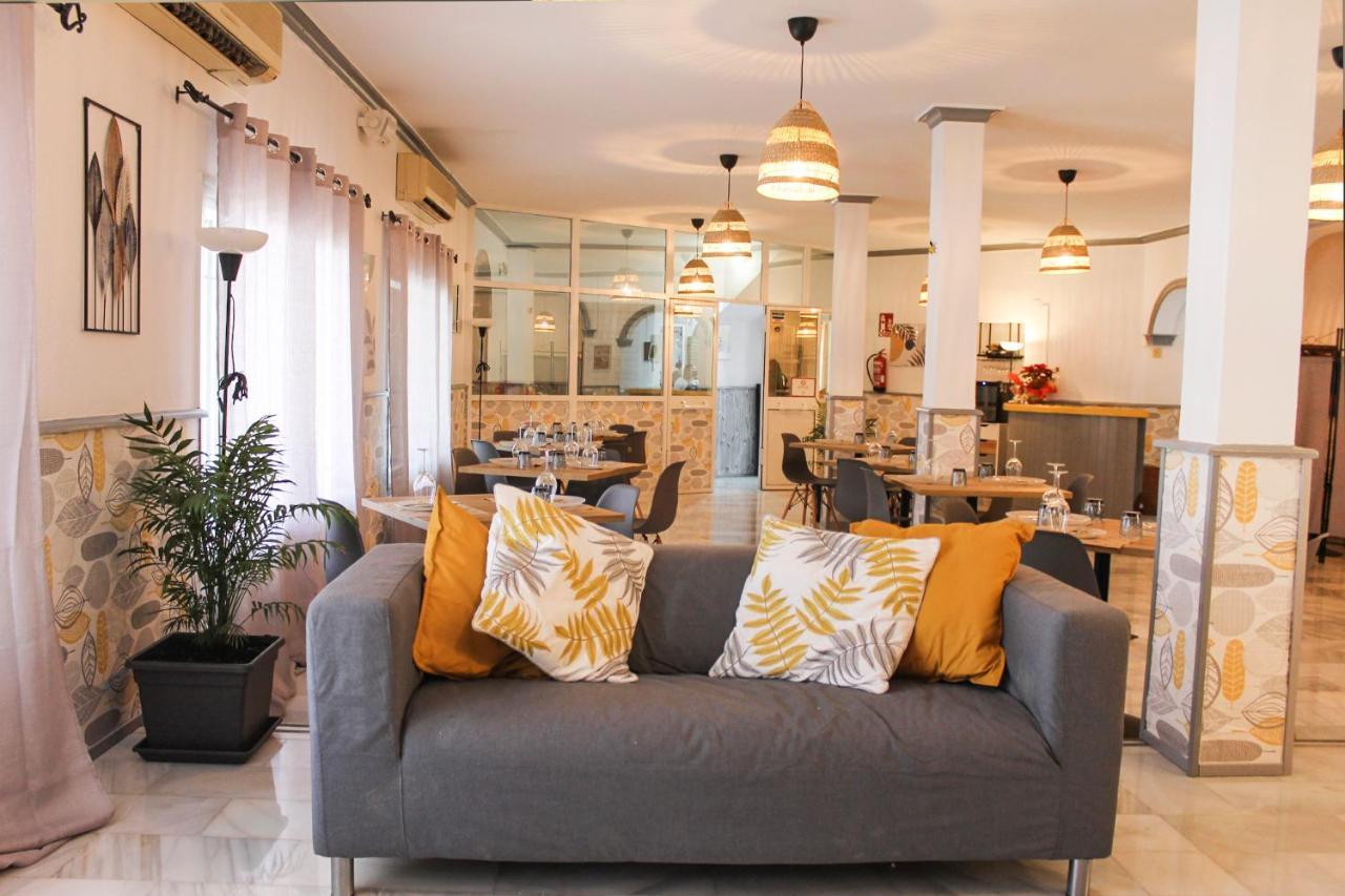 Hotel Restaurante Via Sevilla - Cadiz By Ma 22 Puntos El Cuervo  Kültér fotó