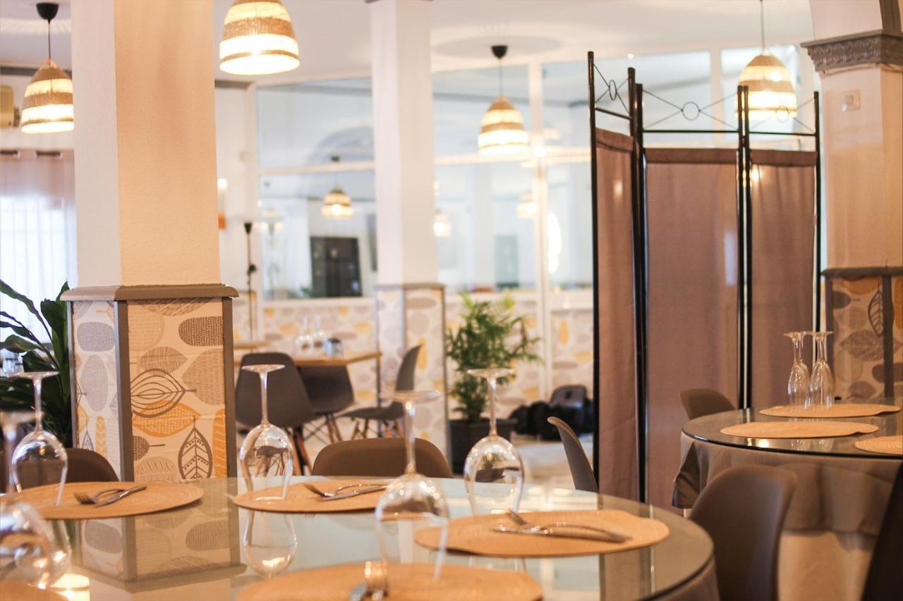 Hotel Restaurante Via Sevilla - Cadiz By Ma 22 Puntos El Cuervo  Kültér fotó