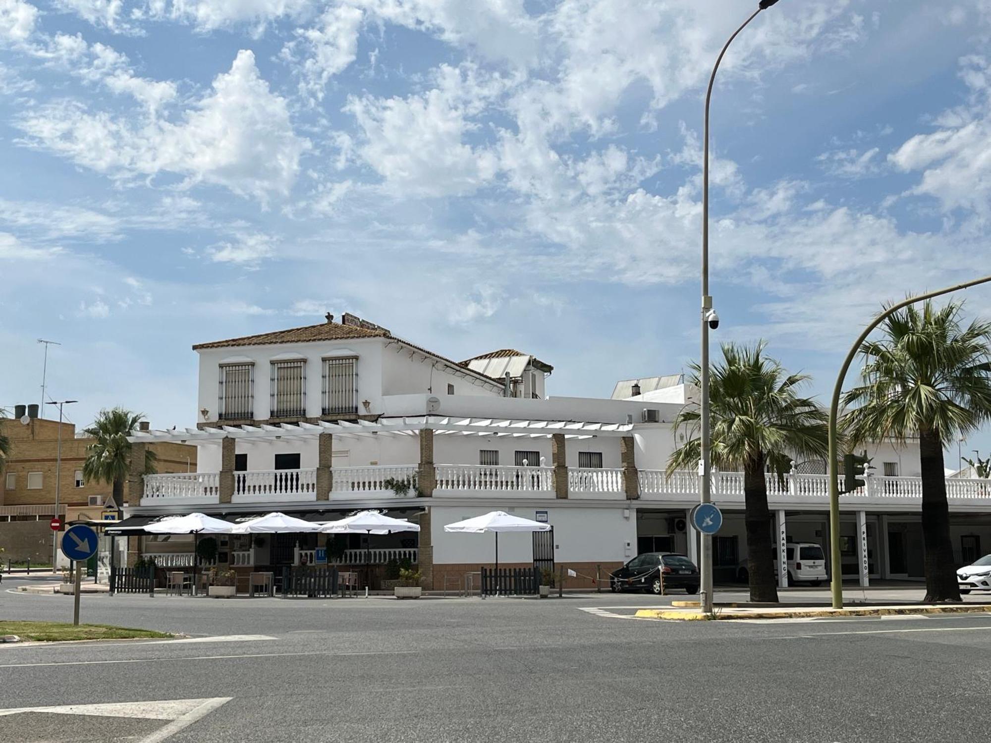 Hotel Restaurante Via Sevilla - Cadiz By Ma 22 Puntos El Cuervo  Kültér fotó